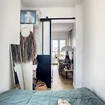 Appartement Design Proche Tour Eiffel Avec Balcon